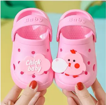Розовые сандалии с дырочками для девочек, Милые мультяшные тапочки, сандалии, дышащие нескользящие пляжные домашние сандалии, обувь для первых прогулок детей